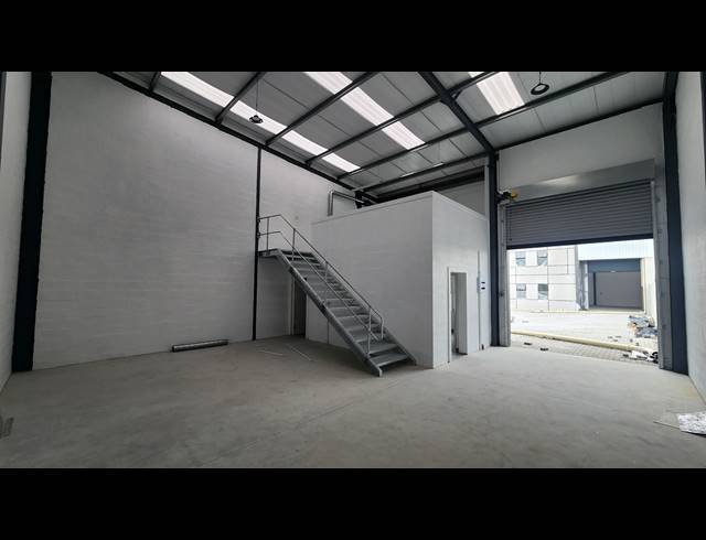 132M² WAREHOUSE FOR SALE IN RIVERGATE